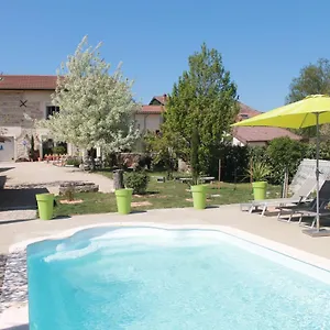  Ferienhaus Les Trois Maisons Frankreich