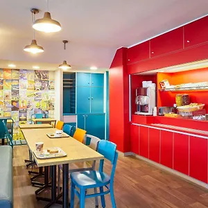  Hotel Hotelf1 Centre Courtine Gare Tgv Frankreich